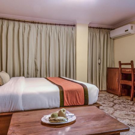 פוקהרה Hotel Raniban Arcade מראה חיצוני תמונה