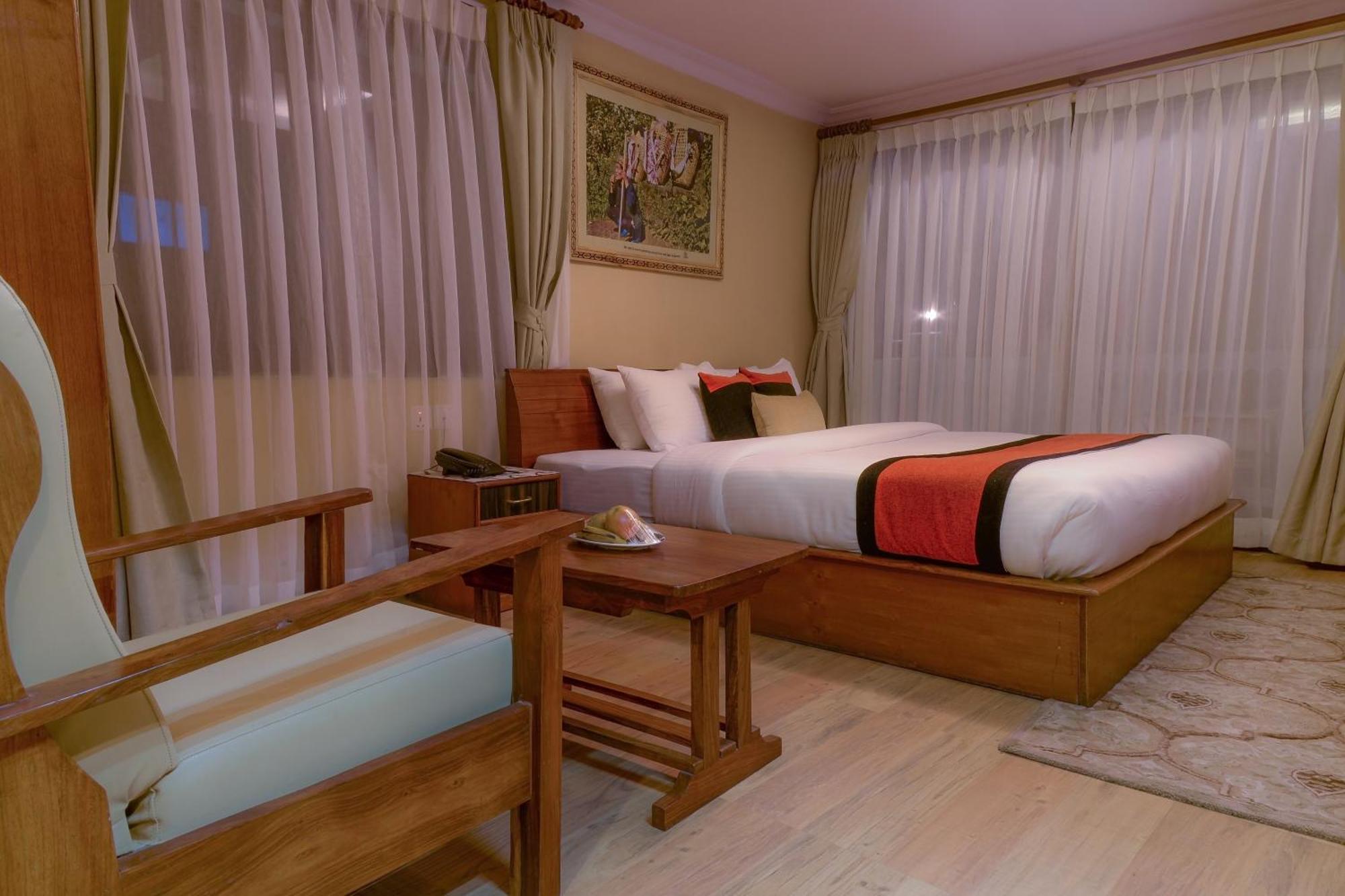 פוקהרה Hotel Raniban Arcade מראה חיצוני תמונה