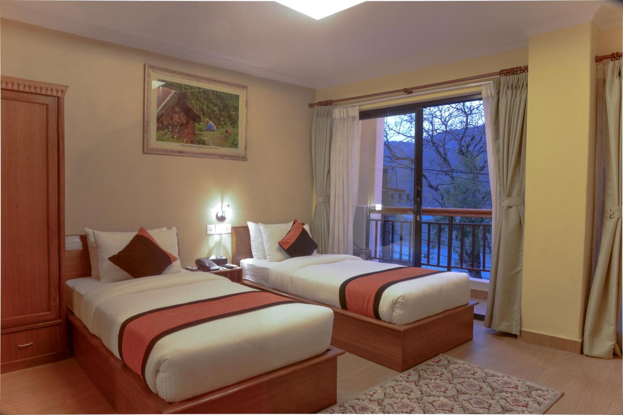 פוקהרה Hotel Raniban Arcade מראה חיצוני תמונה