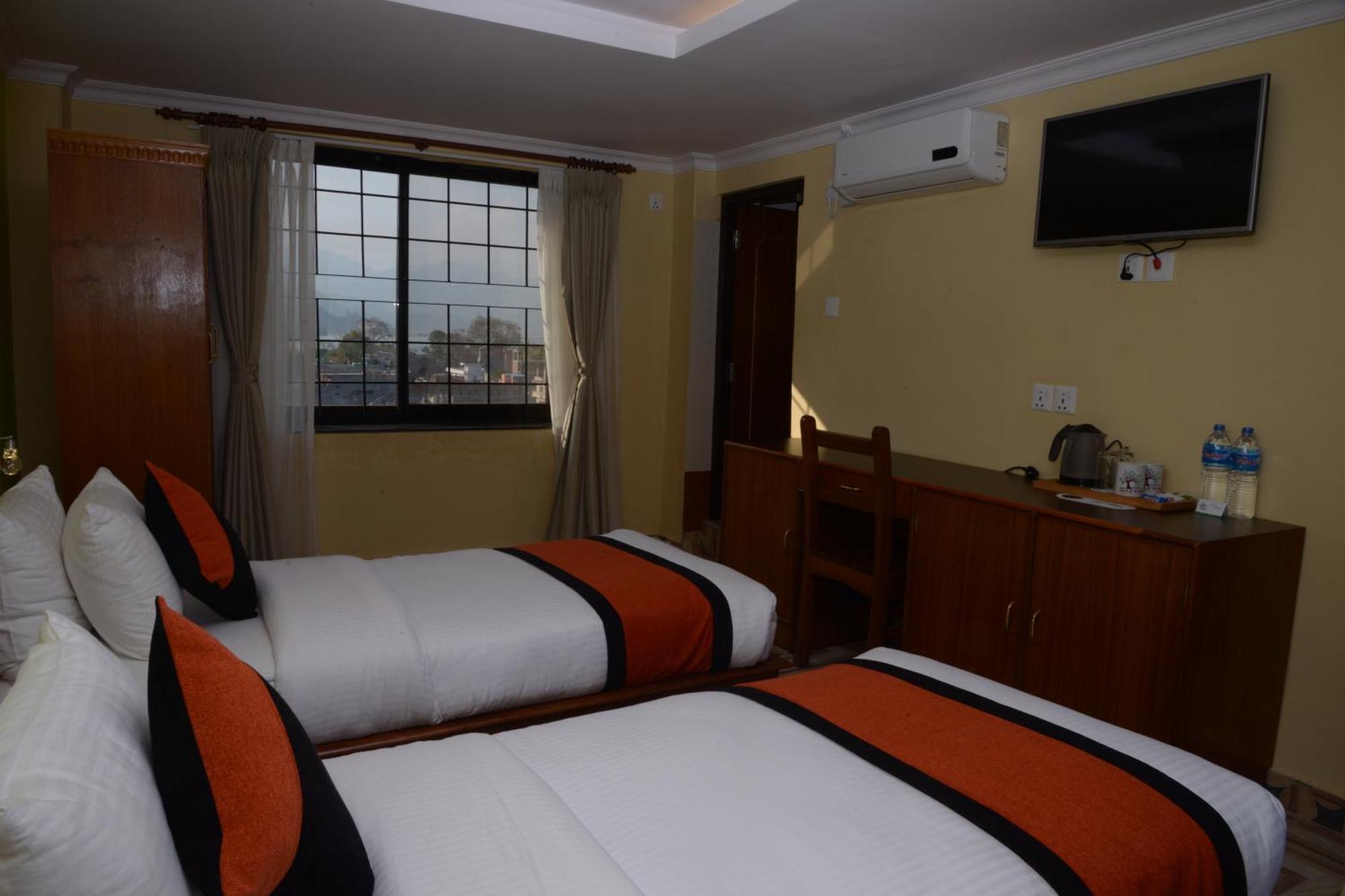 פוקהרה Hotel Raniban Arcade מראה חיצוני תמונה