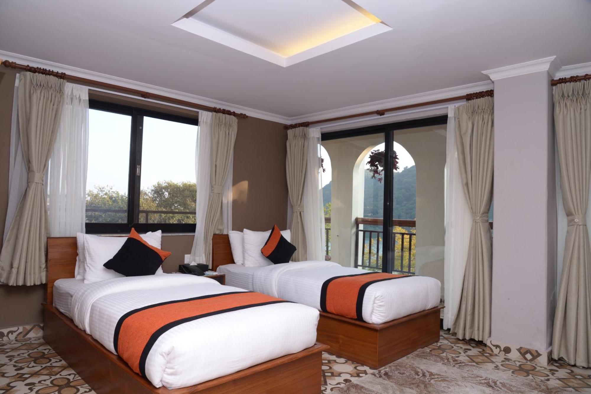 פוקהרה Hotel Raniban Arcade מראה חיצוני תמונה