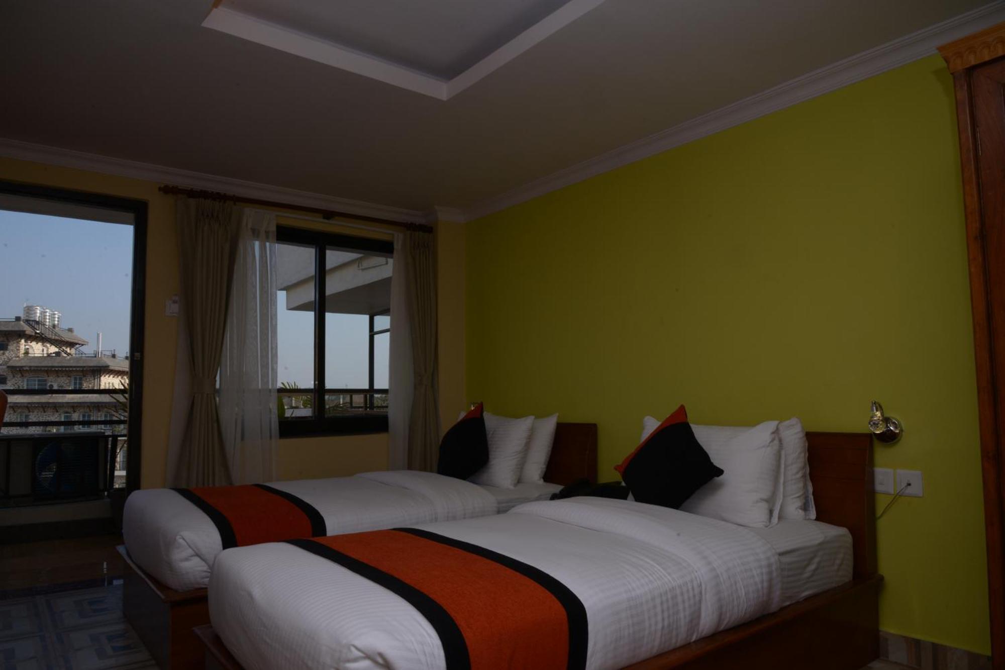 פוקהרה Hotel Raniban Arcade מראה חיצוני תמונה
