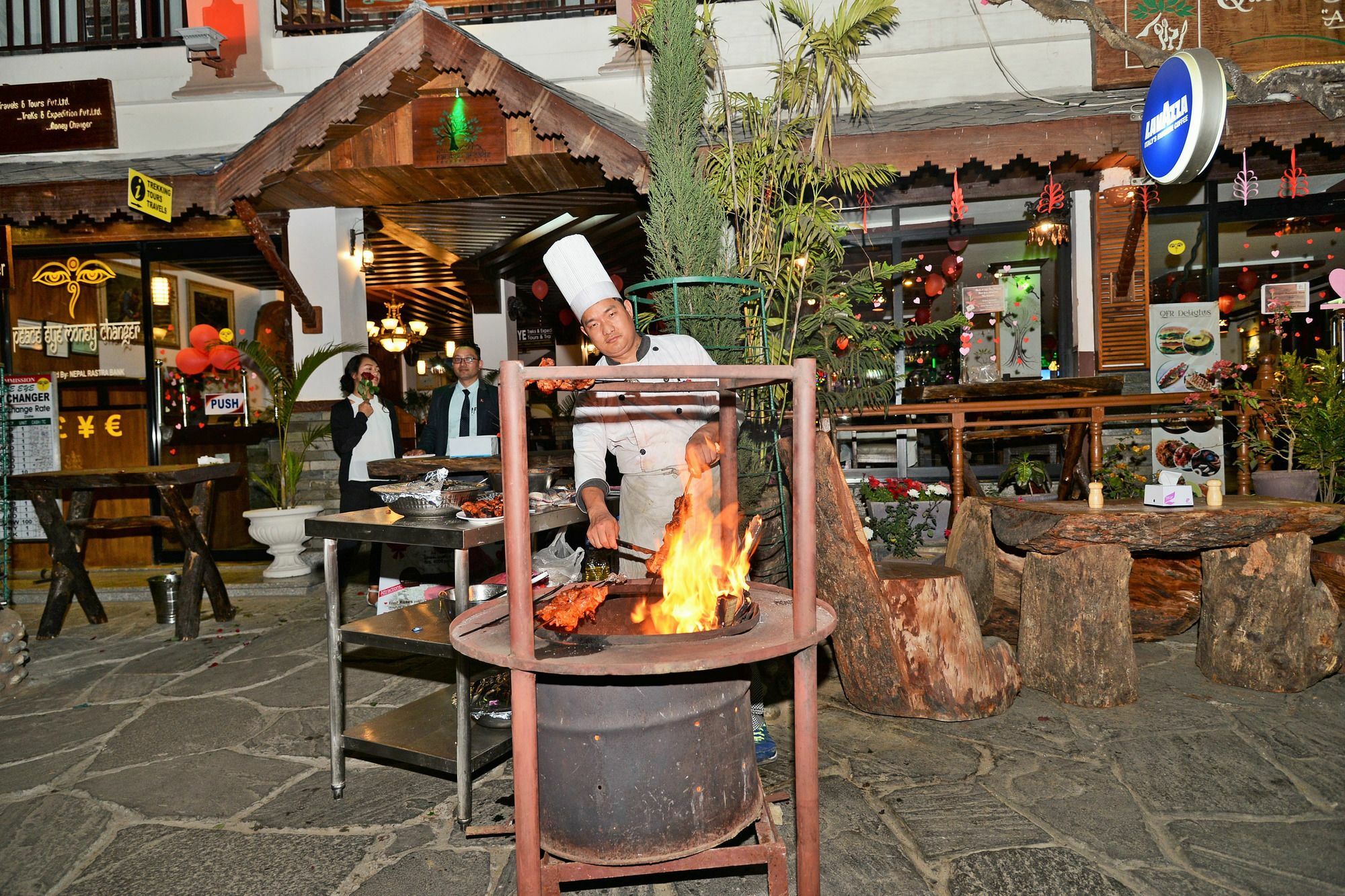 פוקהרה Hotel Raniban Arcade מראה חיצוני תמונה